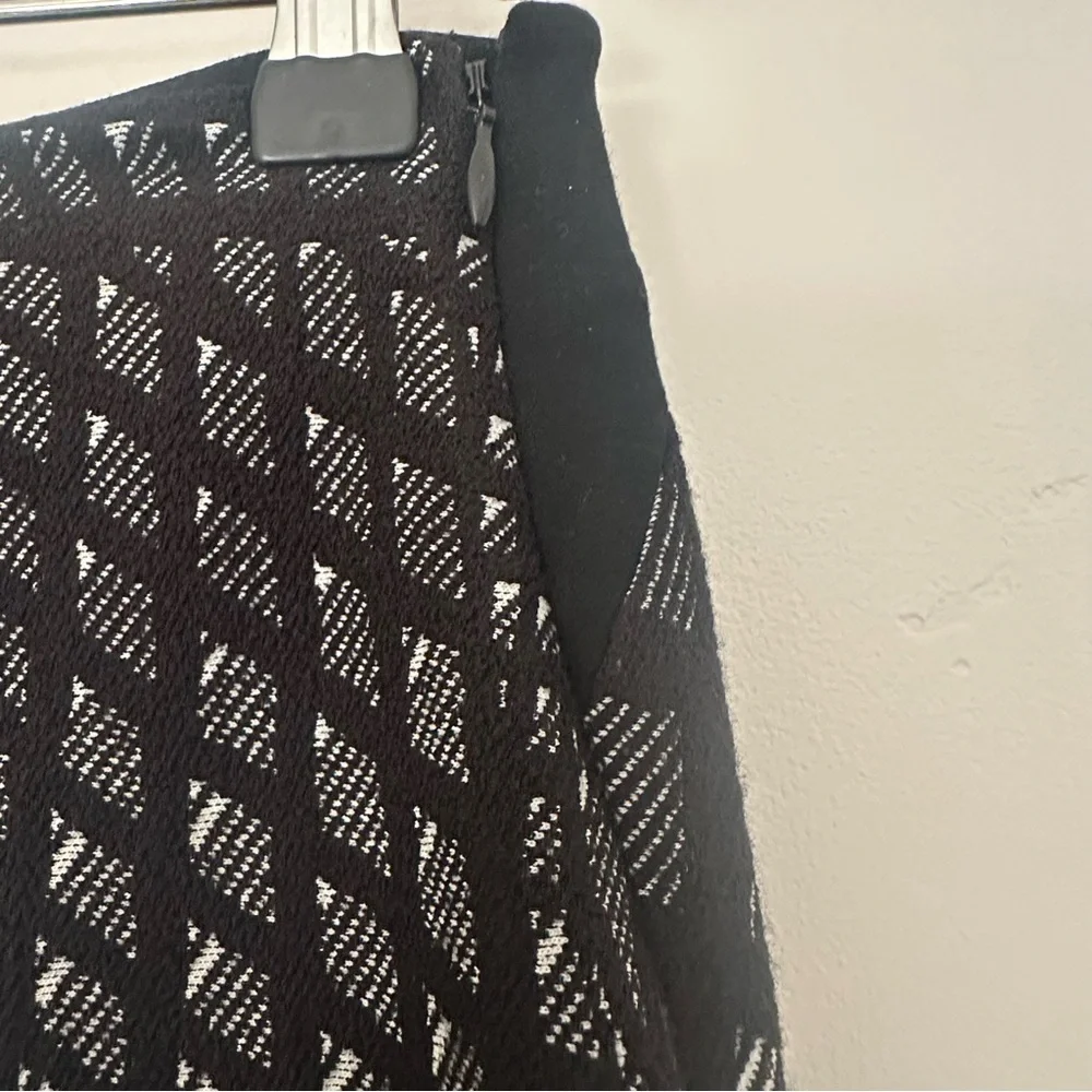 Diane Von Furstenberg Black and White Geometric Pencil Skirt - Picture 5 of 12